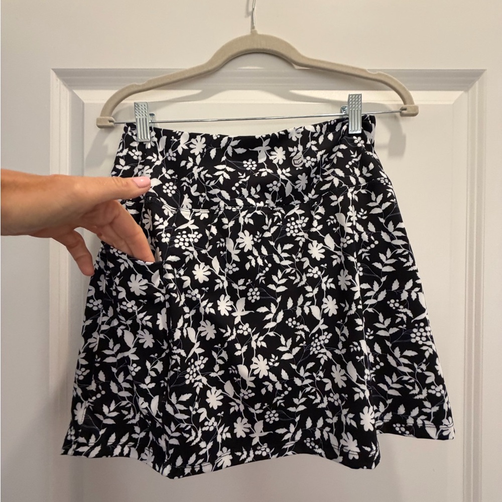 Black & White Floral Skort with Side Pocket